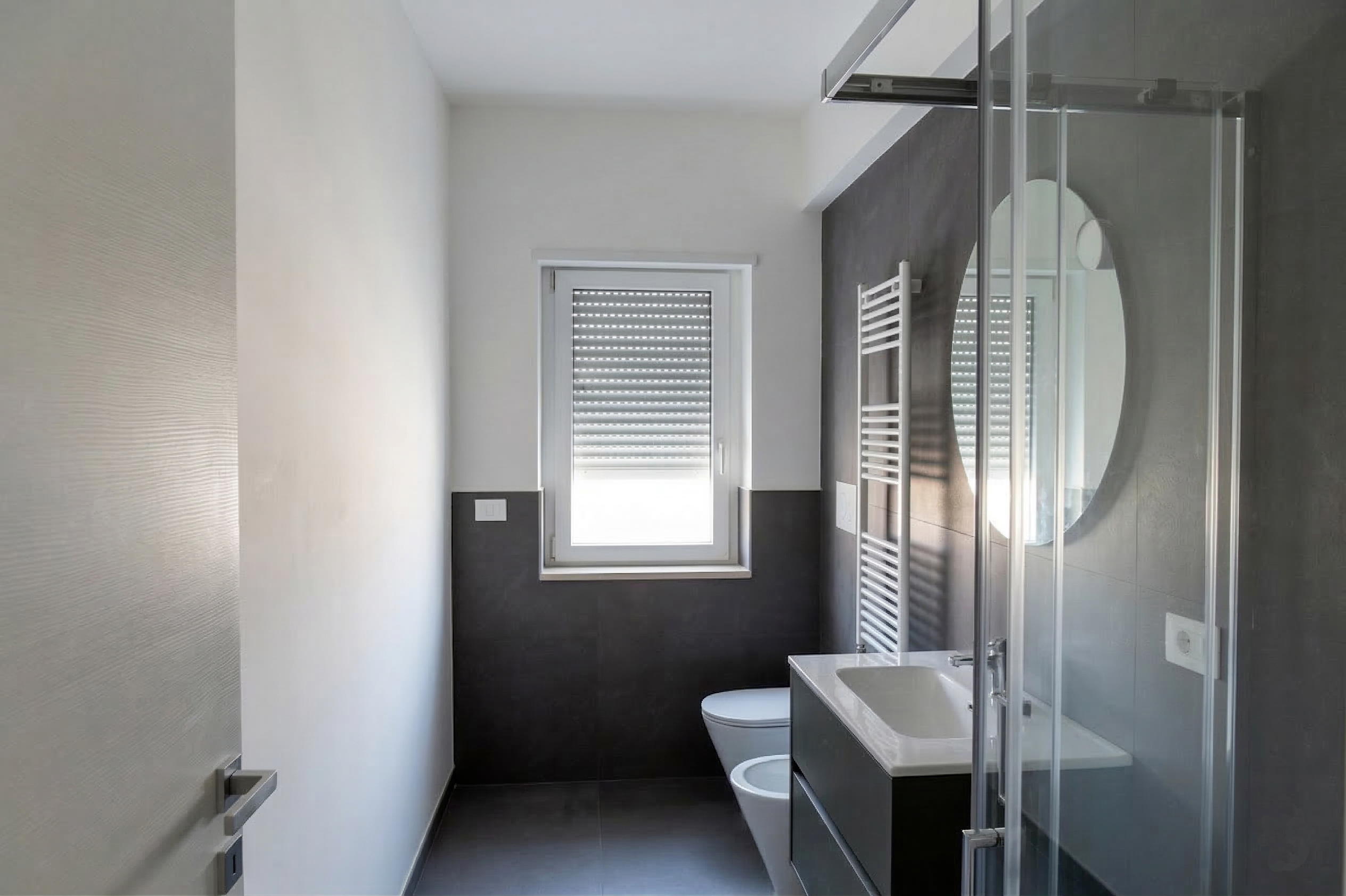 Bagno effetto resina scura